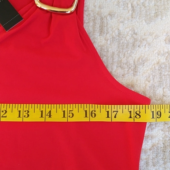 NEW Tahari Buckle Scrunch V Neck Top M Red - Picture 12 of 13
